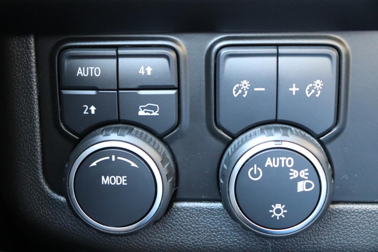 Chevrolet Suburban 4WD 4dr LT 2023