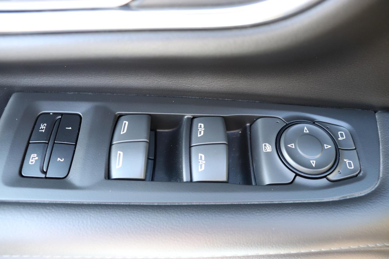 Chevrolet Suburban 4WD 4dr LT 2023