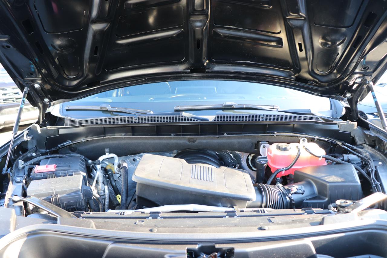 Chevrolet Suburban 4WD 4dr LT 2023