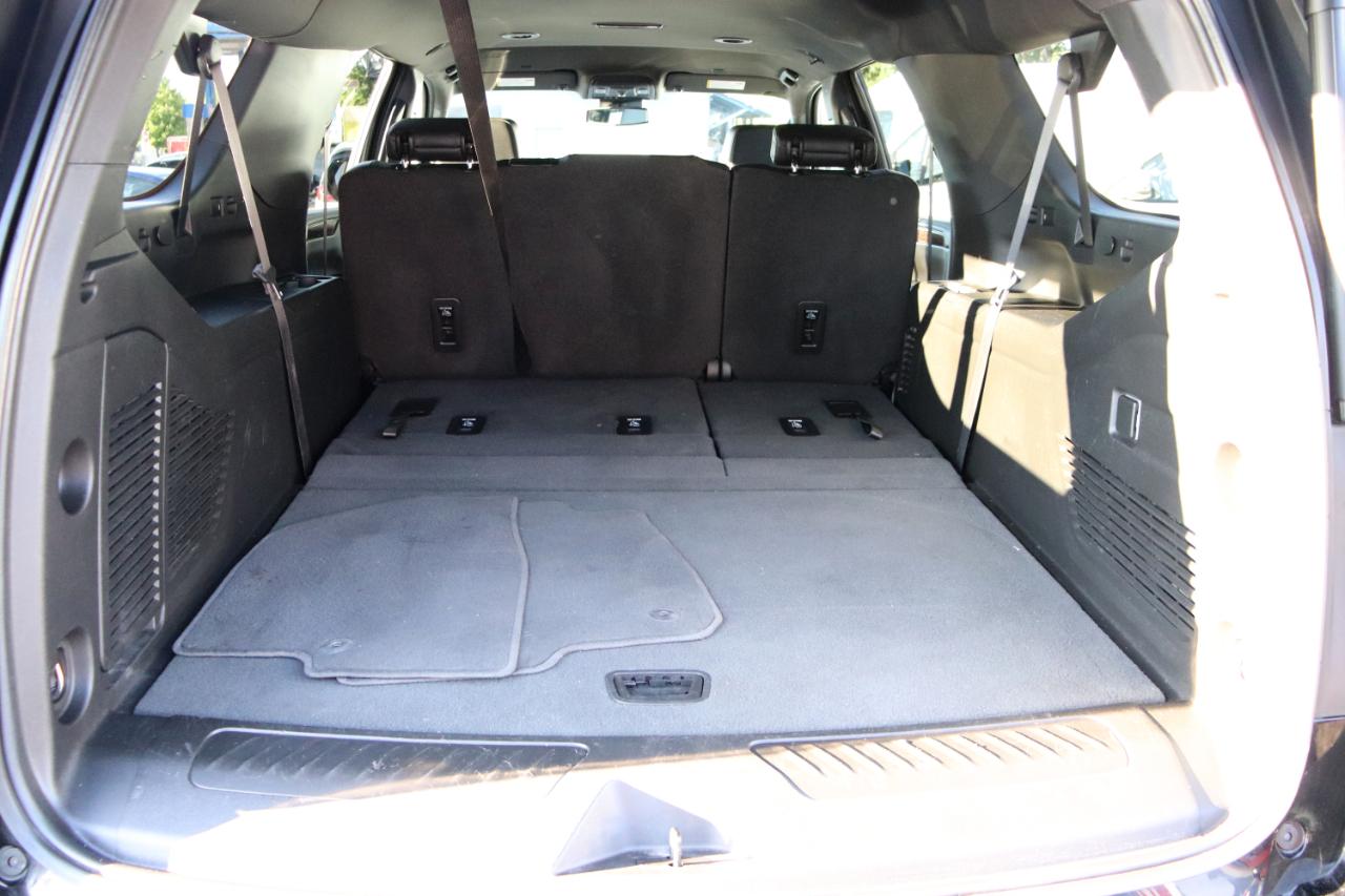 Chevrolet Suburban 4WD 4dr LT 2023