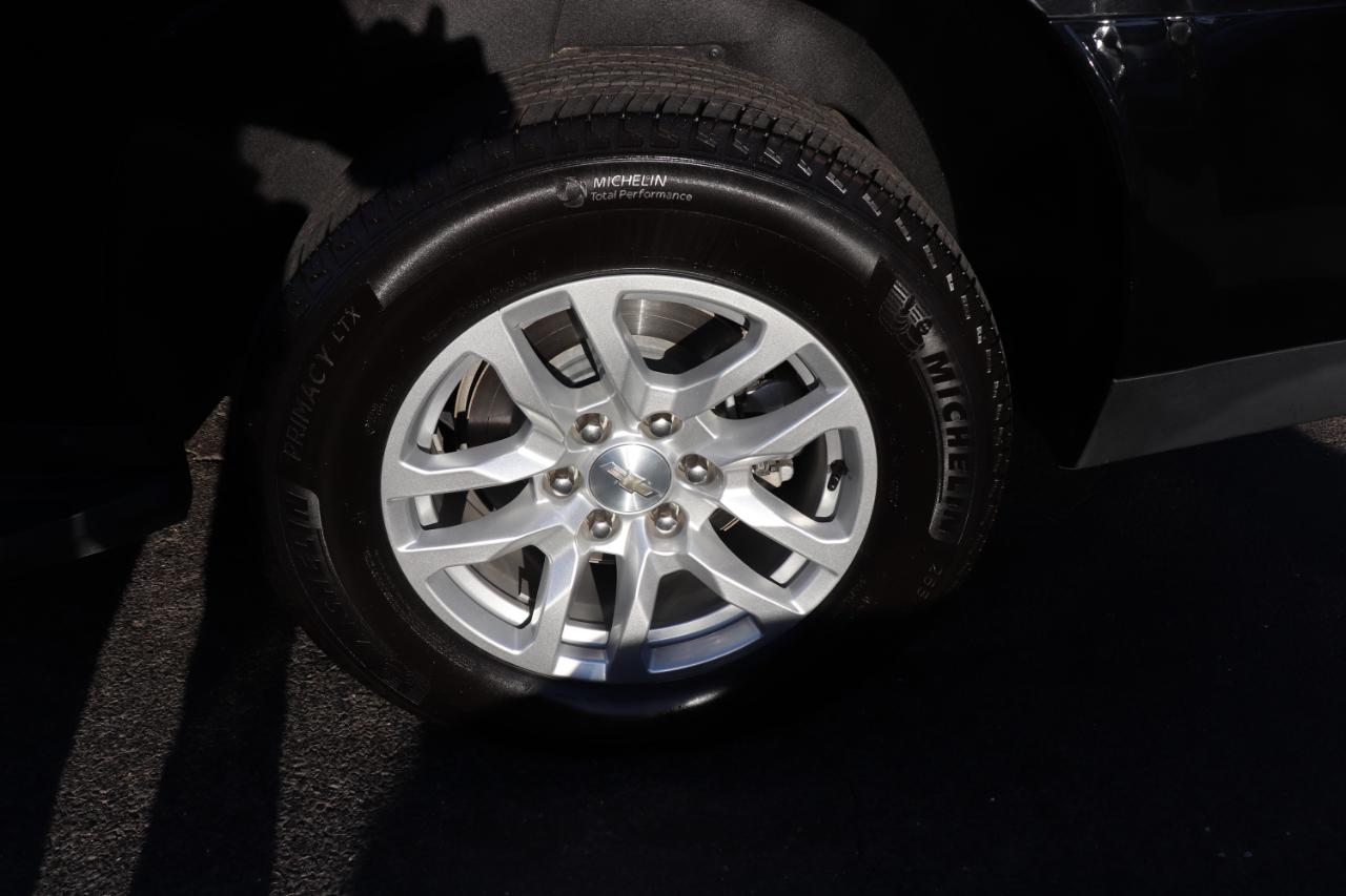 Chevrolet Suburban 4WD 4dr LT 2023