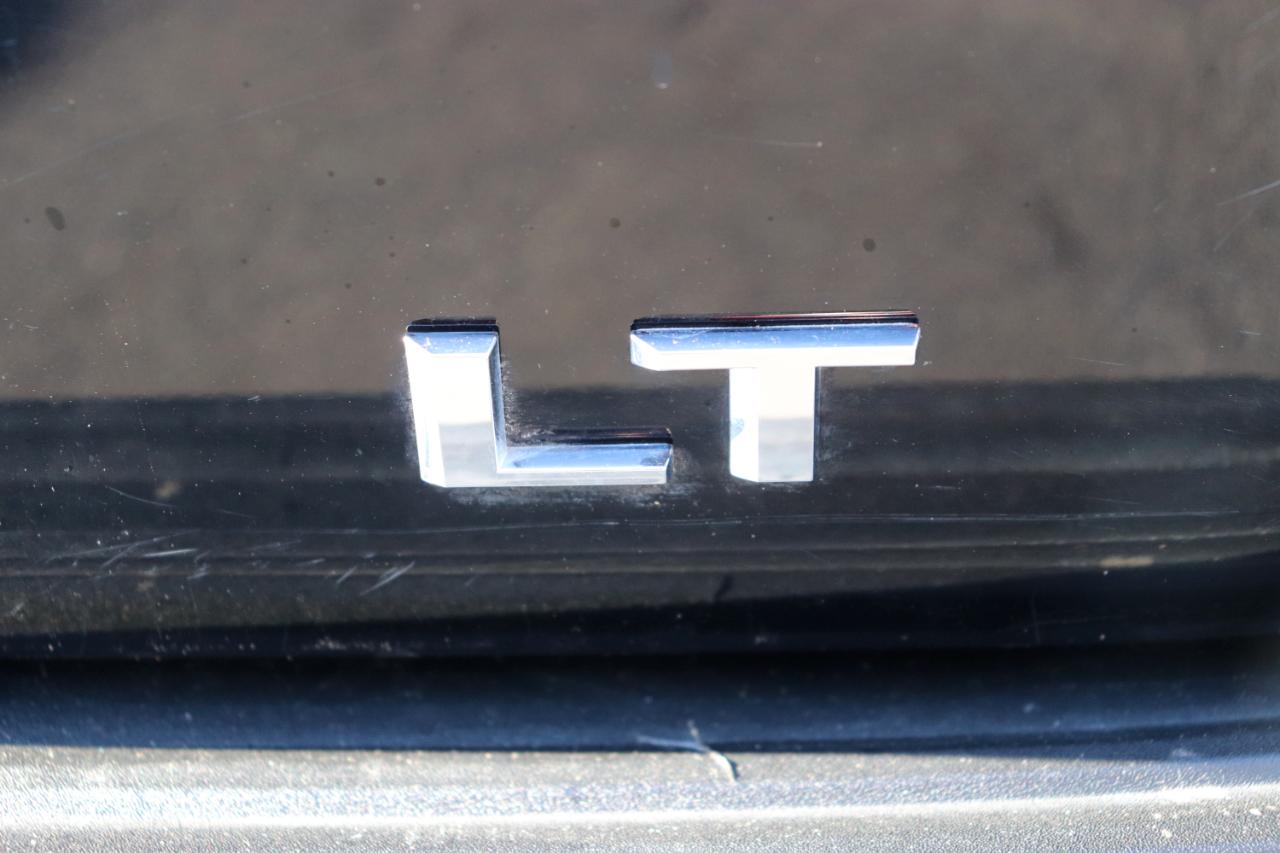 Chevrolet Suburban 4WD 4dr LT 2023