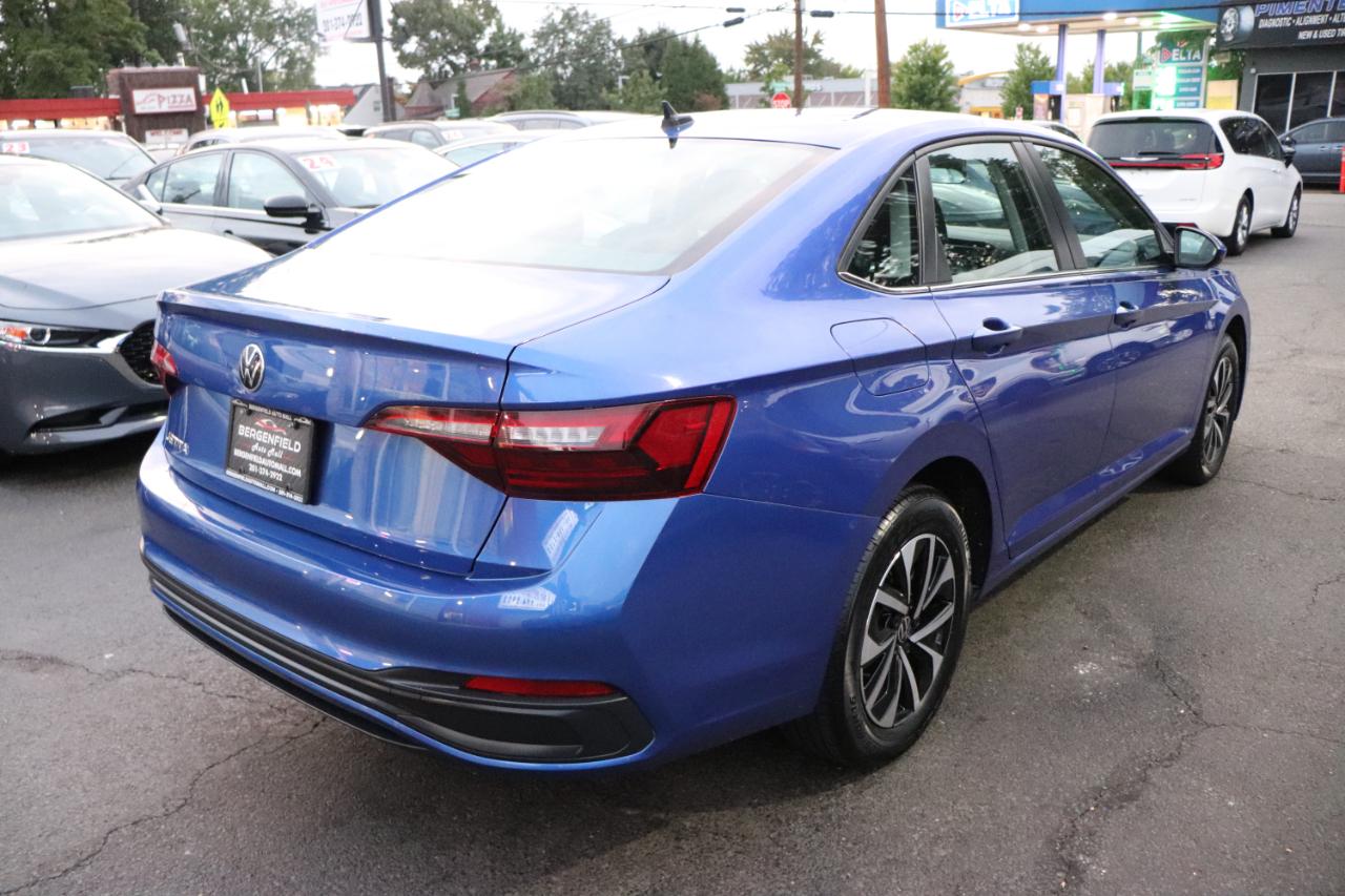 Volkswagen Jetta S Auto 2024