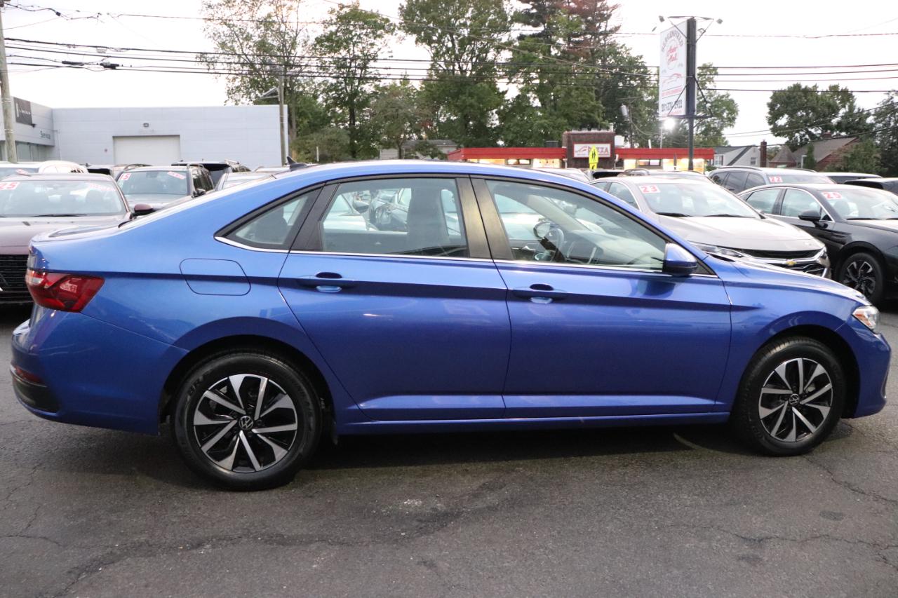 Volkswagen Jetta S Auto 2024