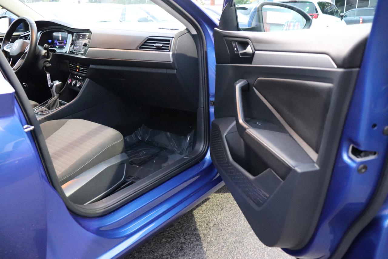 Volkswagen Jetta S Auto 2024