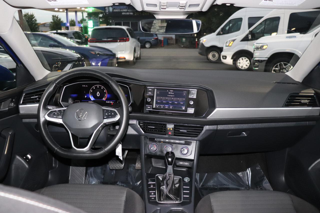 Volkswagen Jetta S Auto 2024