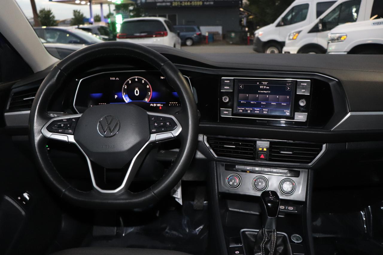 Volkswagen Jetta S Auto 2024