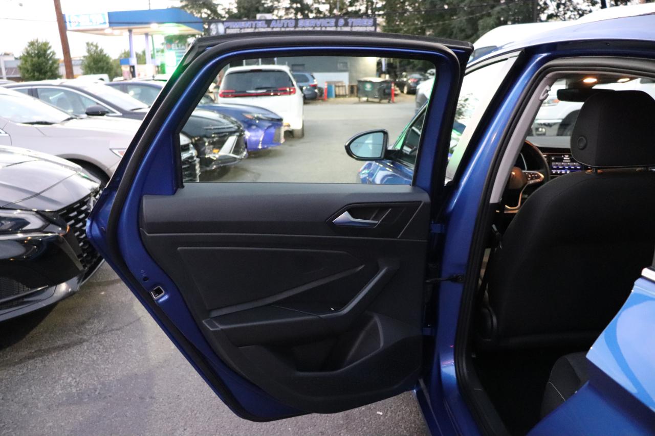 Volkswagen Jetta S Auto 2024