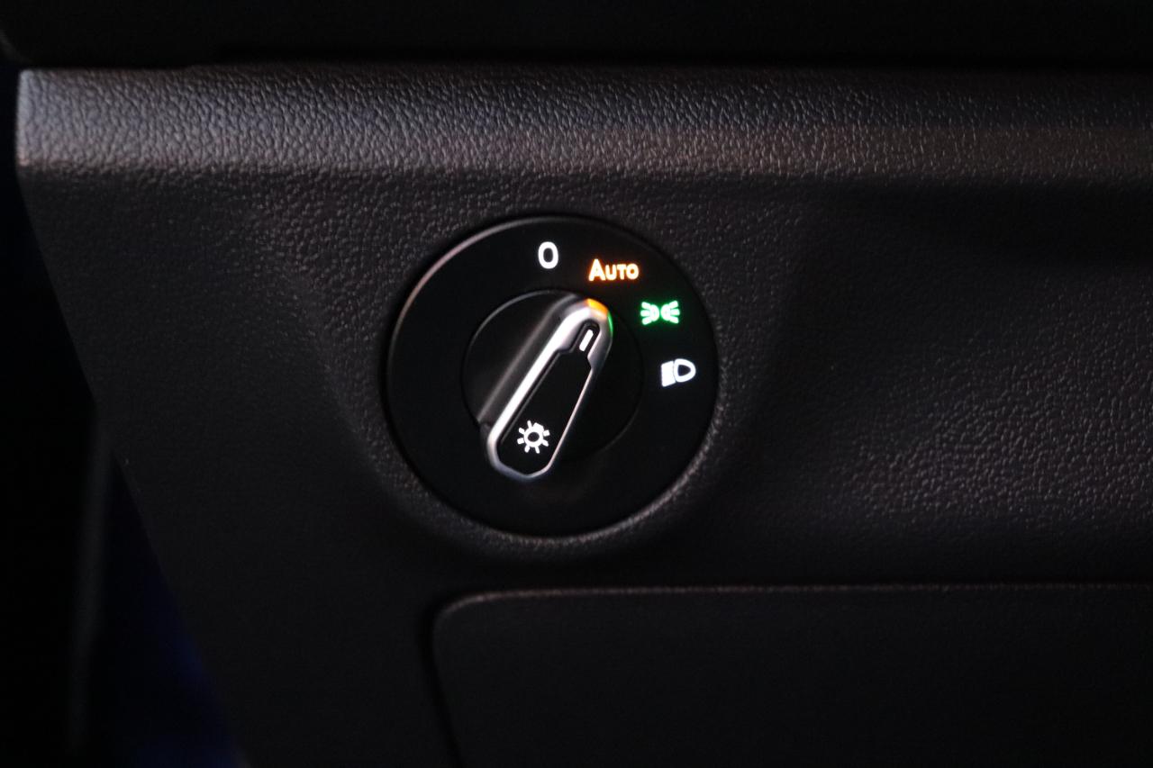 Volkswagen Jetta S Auto 2024