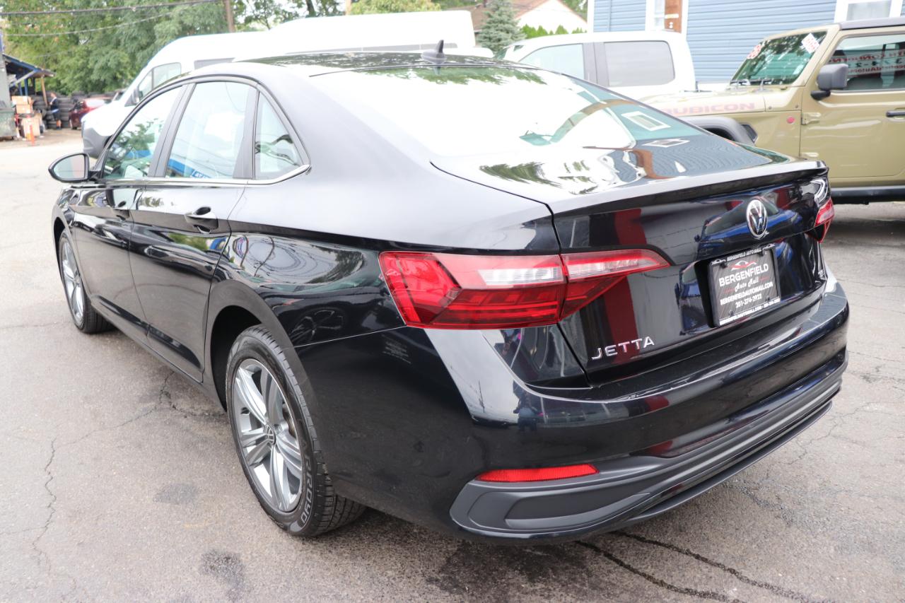 Volkswagen Jetta SE Auto 2024