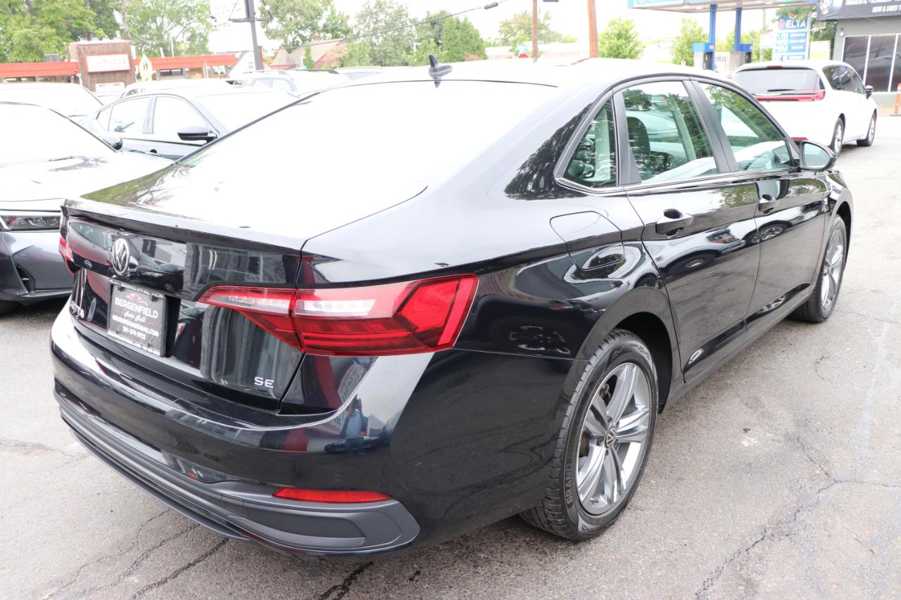Volkswagen Jetta SE Auto 2024