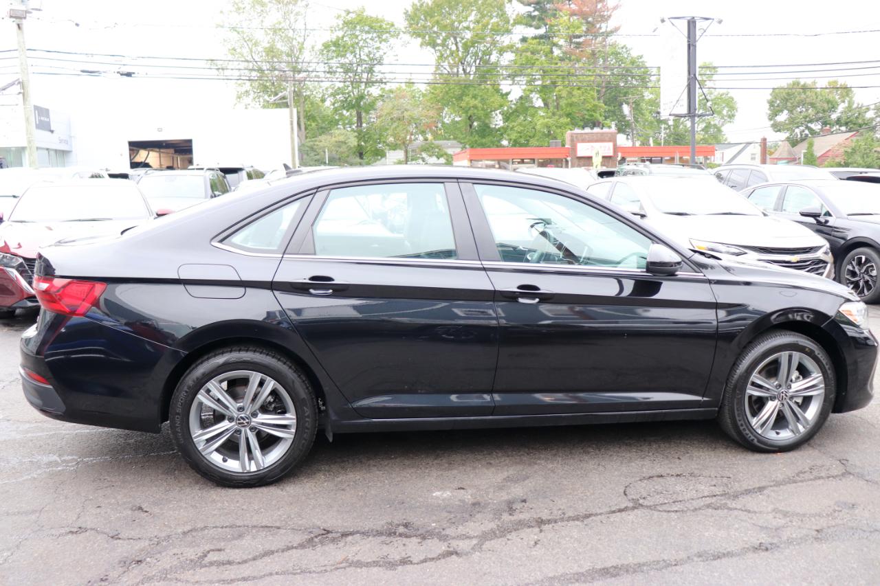 Volkswagen Jetta SE Auto 2024