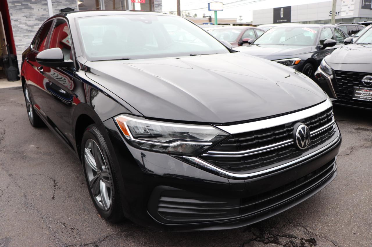 Volkswagen Jetta SE Auto 2024