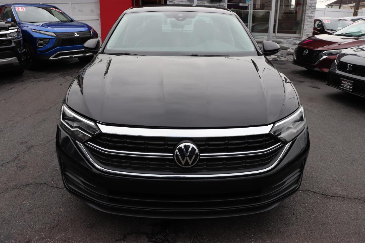 Volkswagen Jetta SE Auto 2024