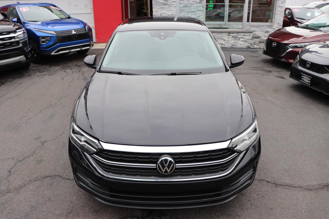 Volkswagen Jetta SE Auto 2024