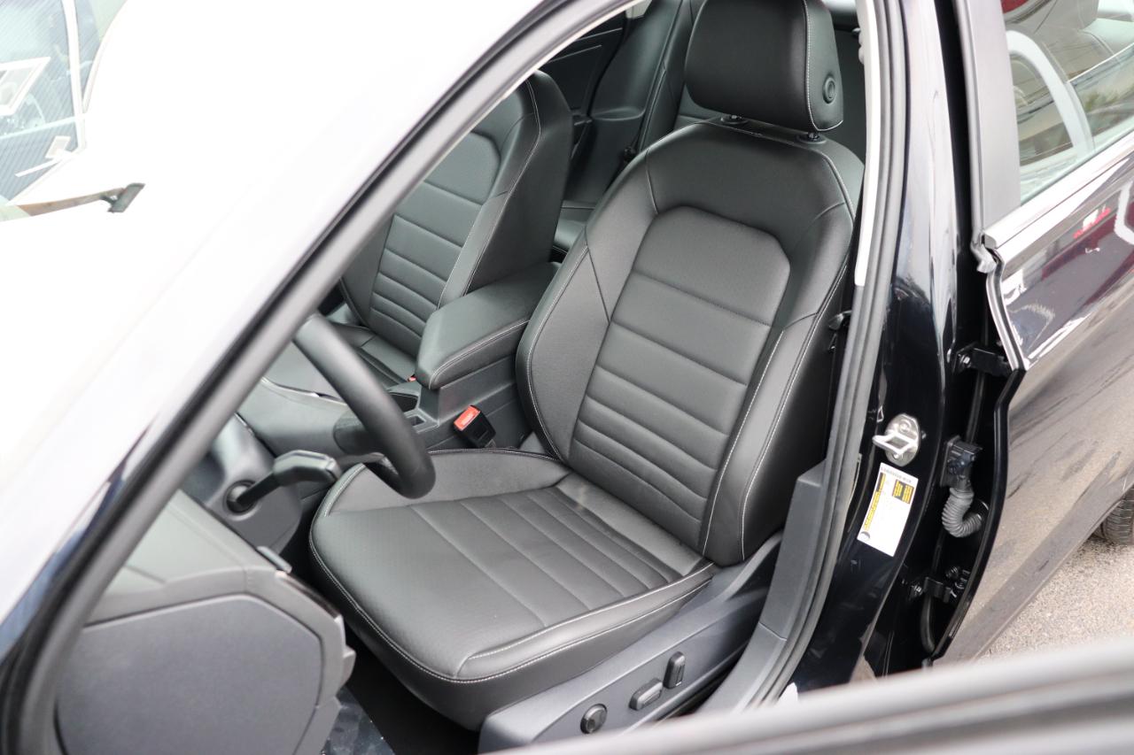 Volkswagen Jetta SE Auto 2024