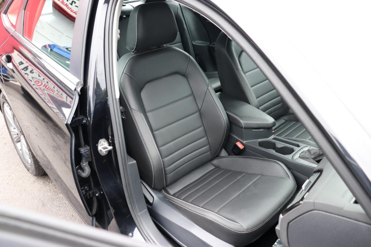 Volkswagen Jetta SE Auto 2024