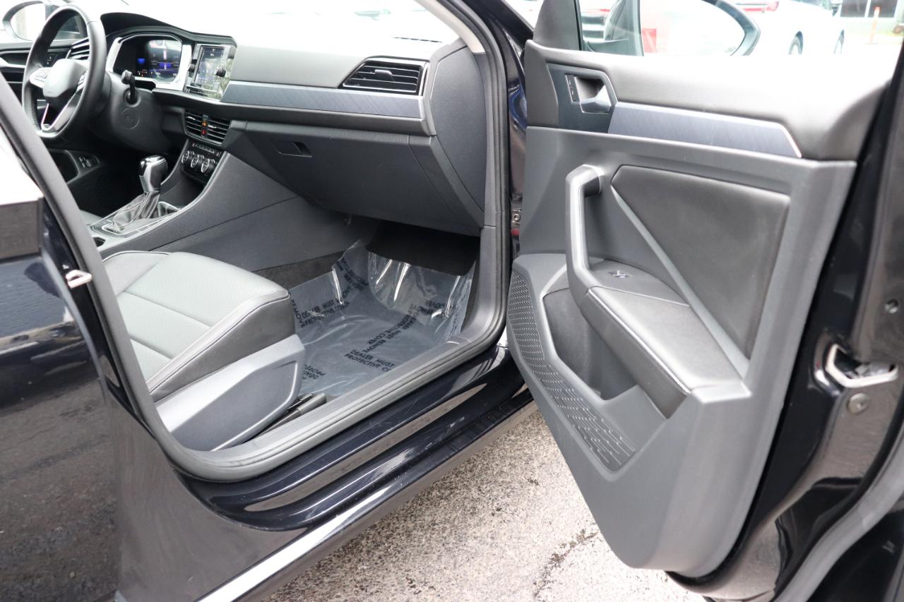 Volkswagen Jetta SE Auto 2024