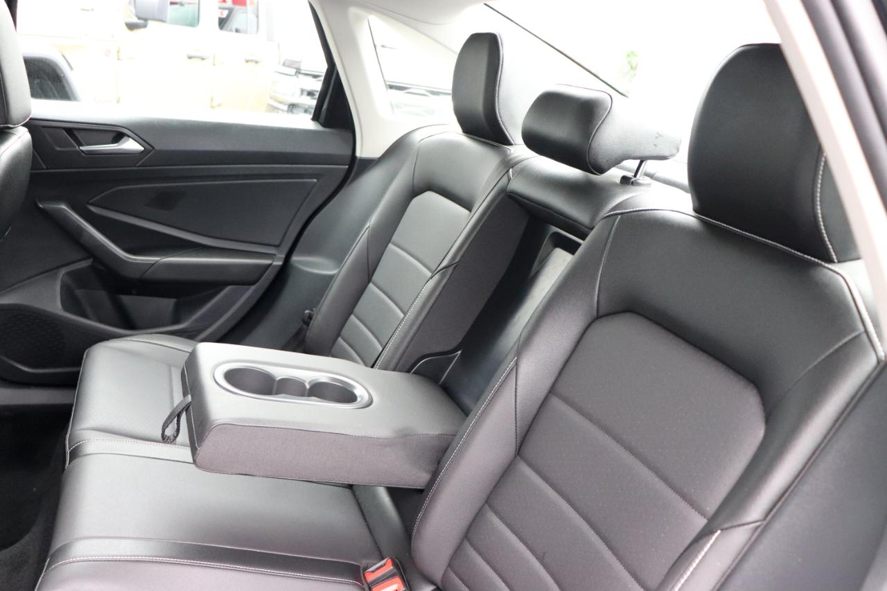 Volkswagen Jetta SE Auto 2024