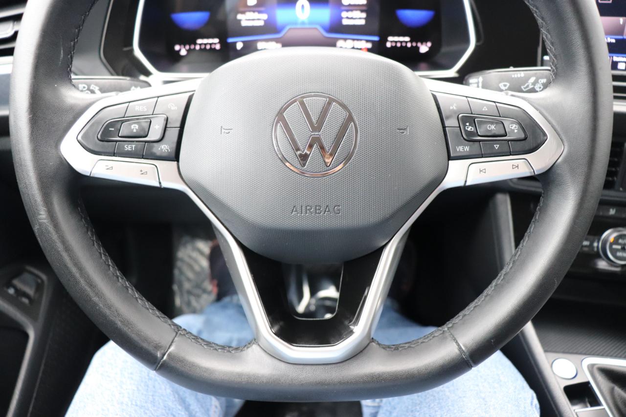 Volkswagen Jetta SE Auto 2024