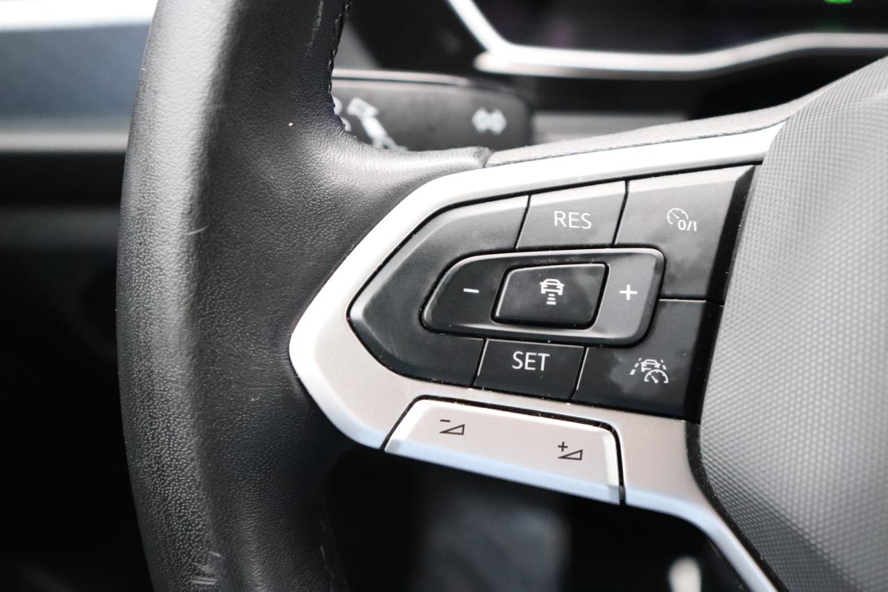 Volkswagen Jetta SE Auto 2024