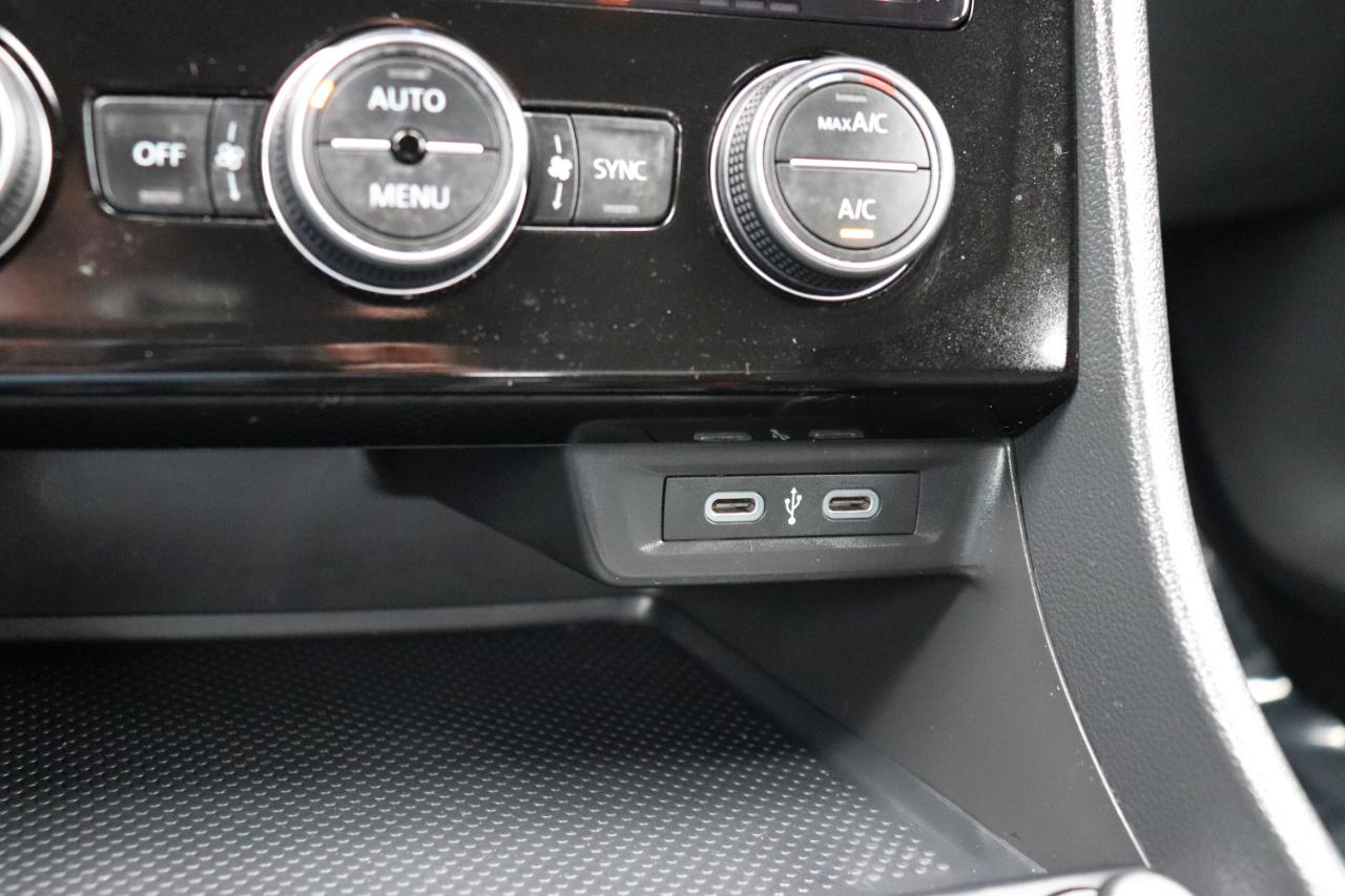 Volkswagen Jetta SE Auto 2024