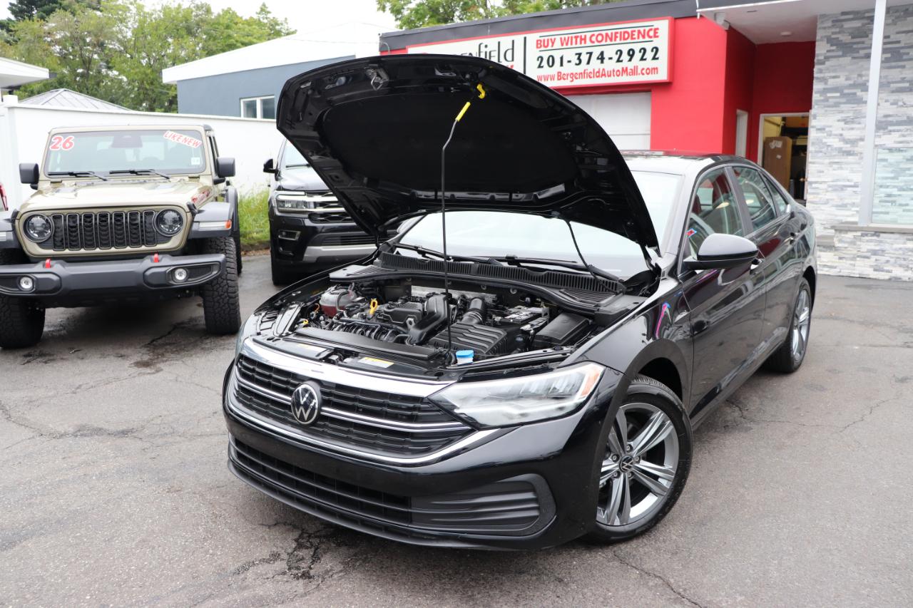 Volkswagen Jetta SE Auto 2024