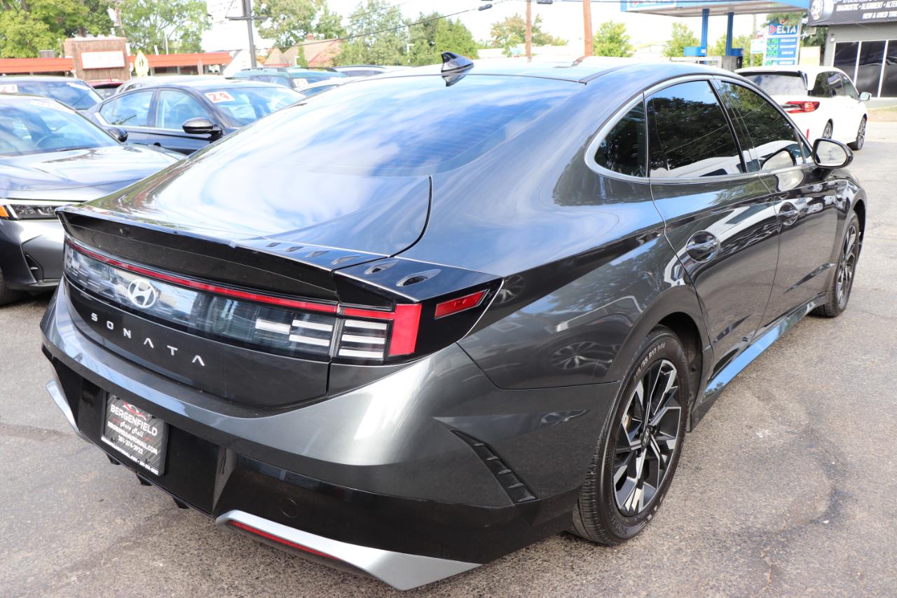 Hyundai Sonata SEL FWD 2025