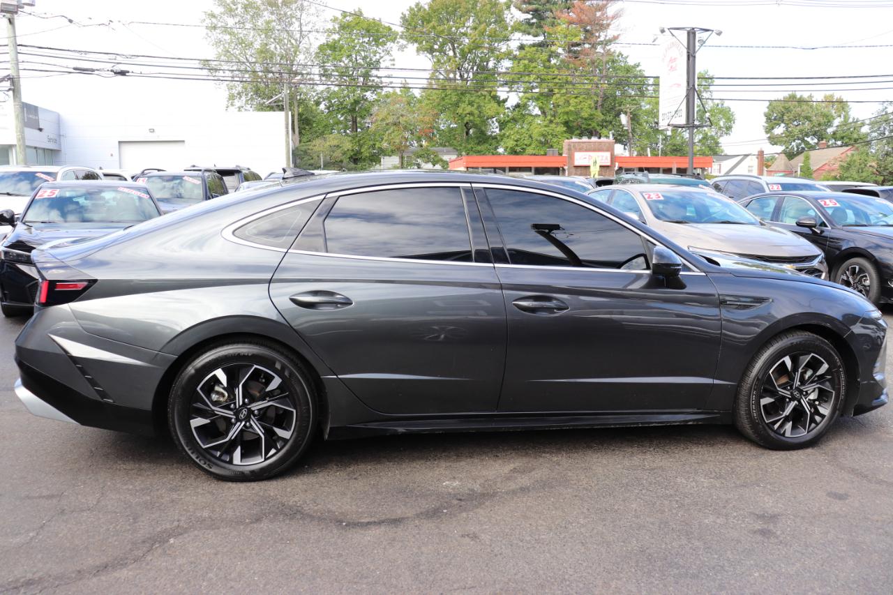 Hyundai Sonata SEL FWD 2025
