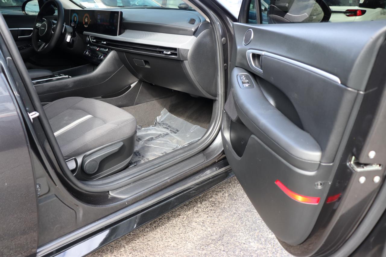 Hyundai Sonata SEL FWD 2025