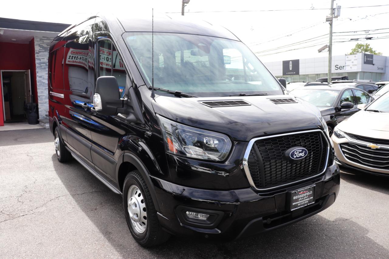 Ford Transit Passenger Wagon T-350 148" Med Roof XLT AWD 2026