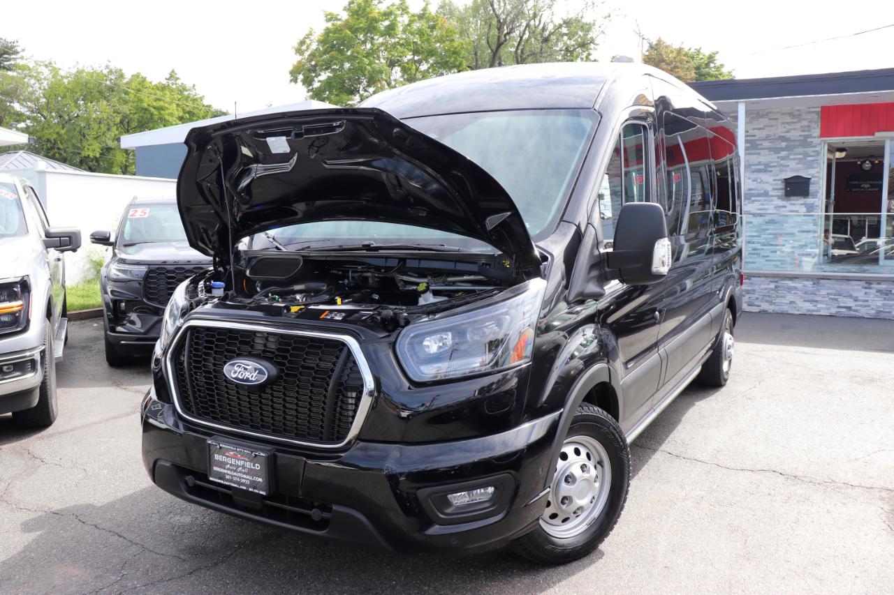Ford Transit Passenger Wagon T-350 148" Med Roof XLT AWD 2026
