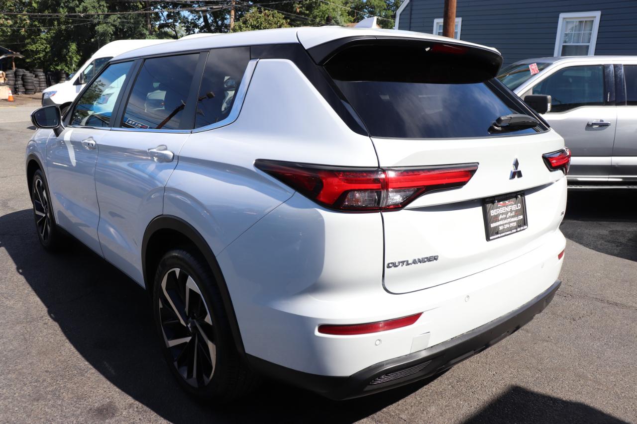 Mitsubishi Outlander SE FWD 2024