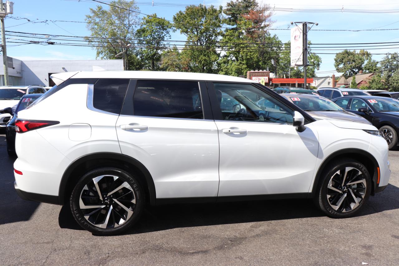 Mitsubishi Outlander SE FWD 2024