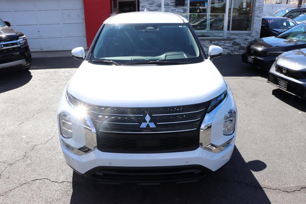 Mitsubishi Outlander SE FWD 2024