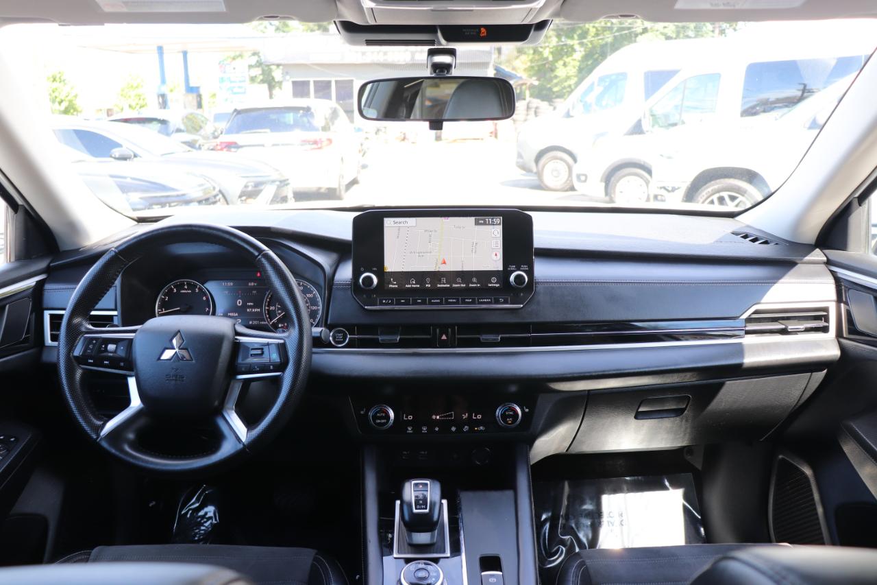 Mitsubishi Outlander SE FWD 2024