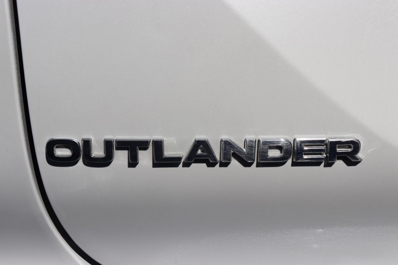Mitsubishi Outlander SE FWD 2024