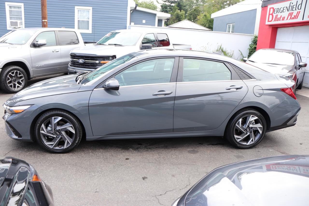 Hyundai Elantra Limited IVT 2025