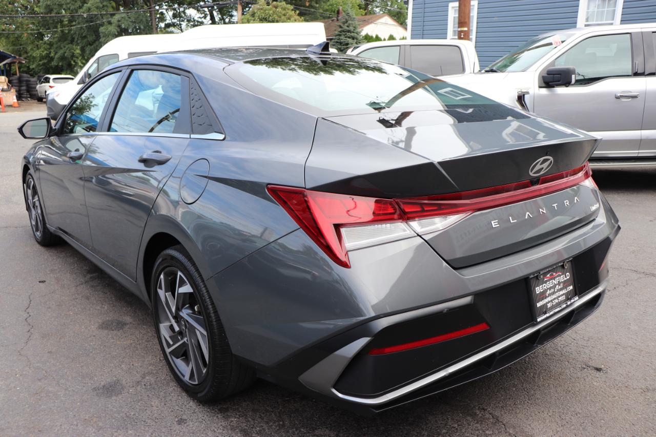Hyundai Elantra Limited IVT 2025