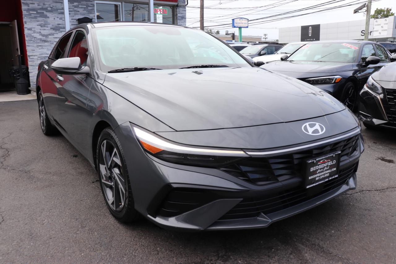 Hyundai Elantra Limited IVT 2025