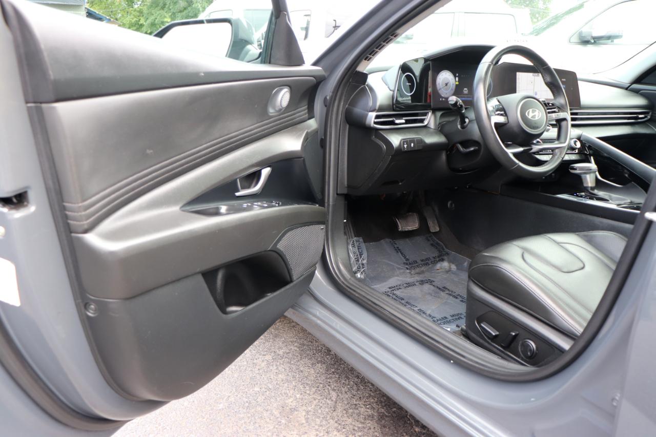 Hyundai Elantra Limited IVT 2025