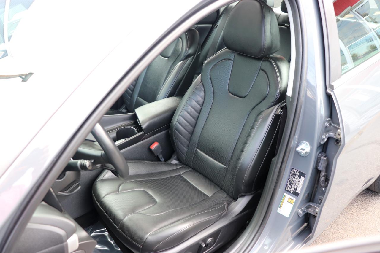 Hyundai Elantra Limited IVT 2025