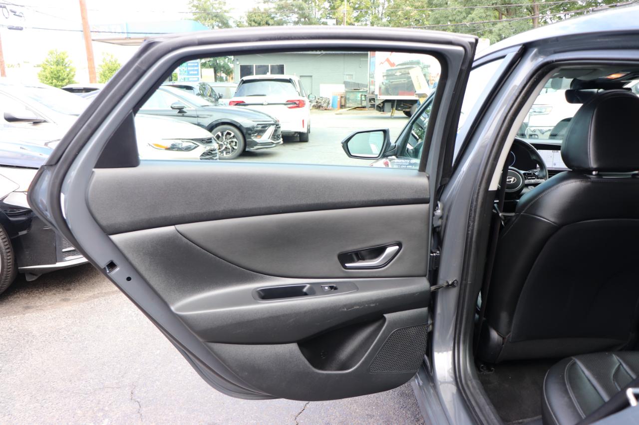 Hyundai Elantra Limited IVT 2025