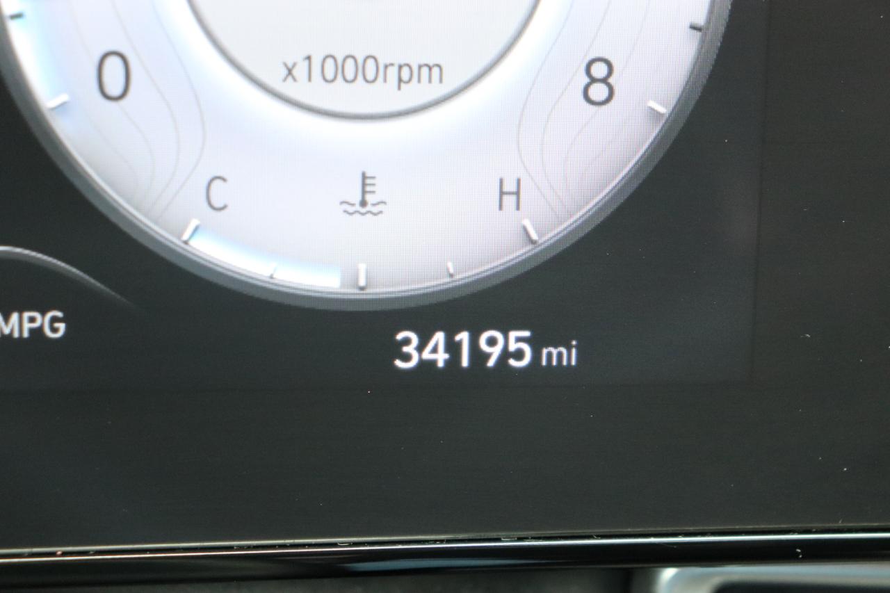 Hyundai Elantra Limited IVT 2025