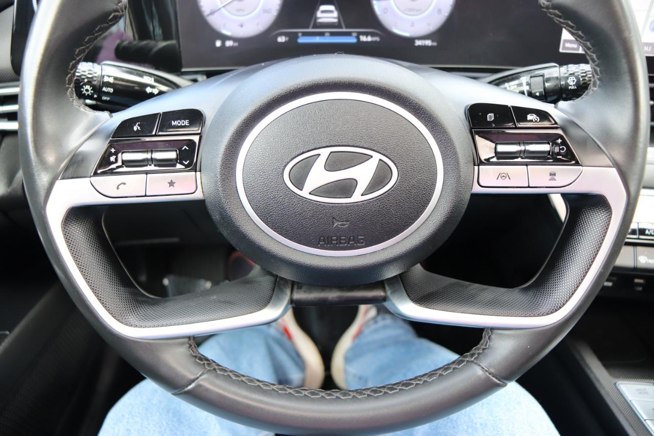 Hyundai Elantra Limited IVT 2025