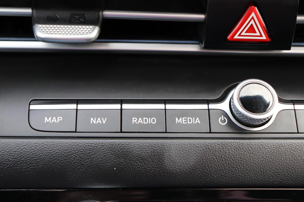Hyundai Elantra Limited IVT 2025