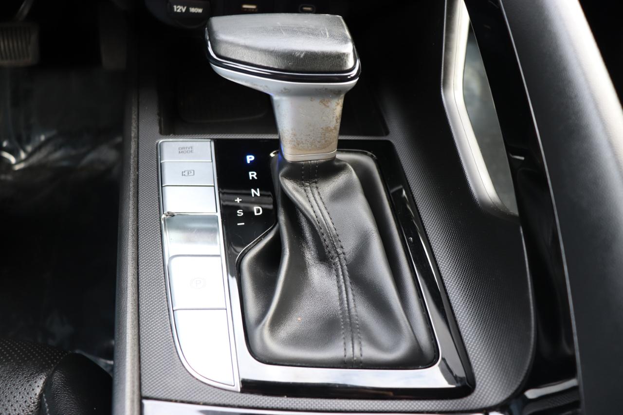 Hyundai Elantra Limited IVT 2025
