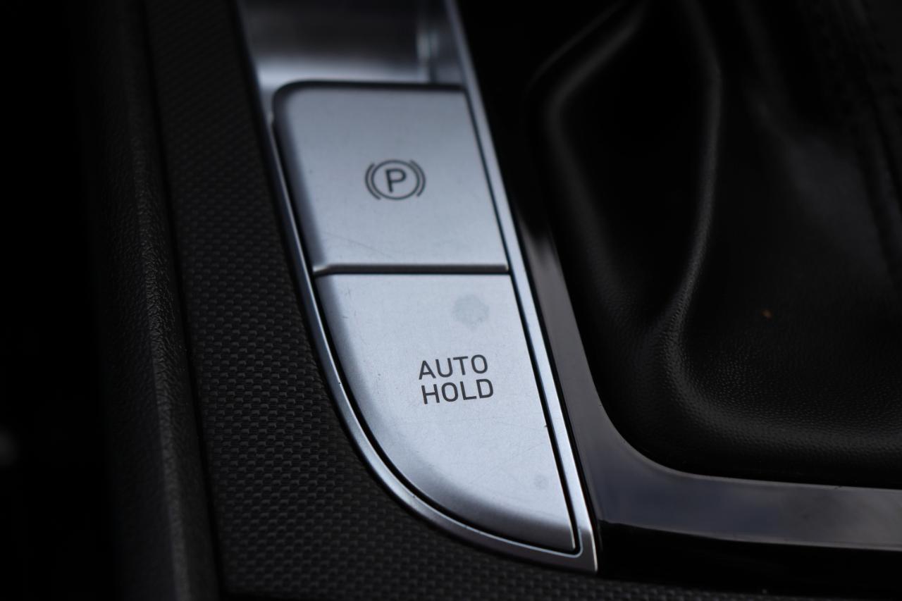Hyundai Elantra Limited IVT 2025