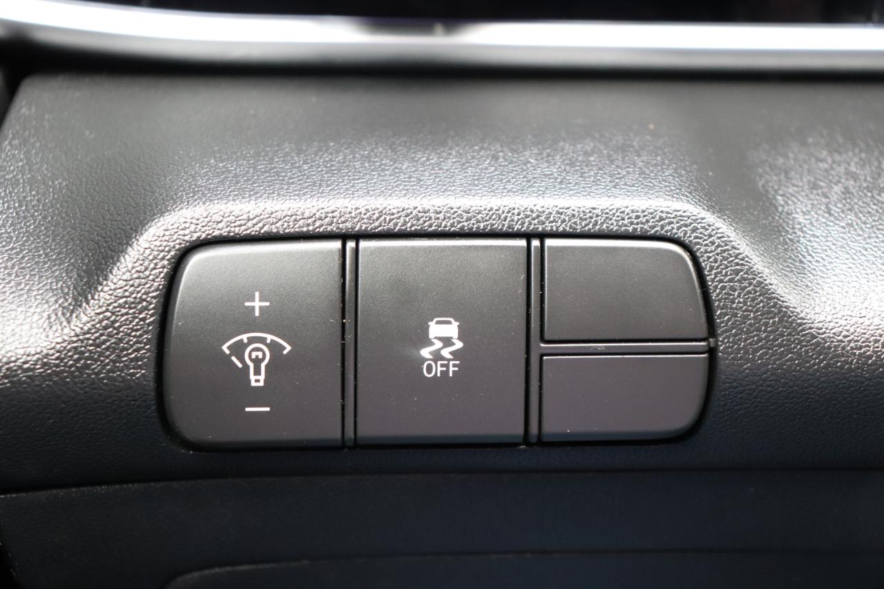Hyundai Elantra Limited IVT 2025