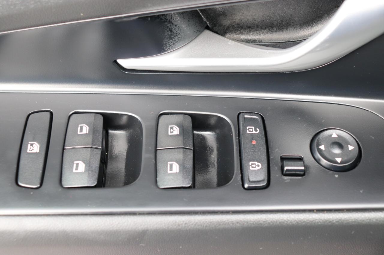 Hyundai Elantra Limited IVT 2025
